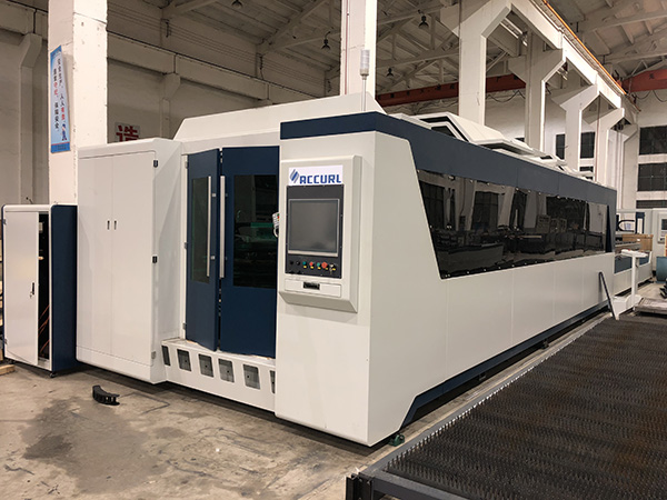 3000mmx1500mm CNC vlakna metal laserski stroj za rezanje od nehrđajućeg čelika, željeza, ugljika materijala