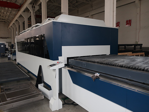 stroj za rezanje laserskim vlaknima visoke preciznosti Za aluminijski lim
